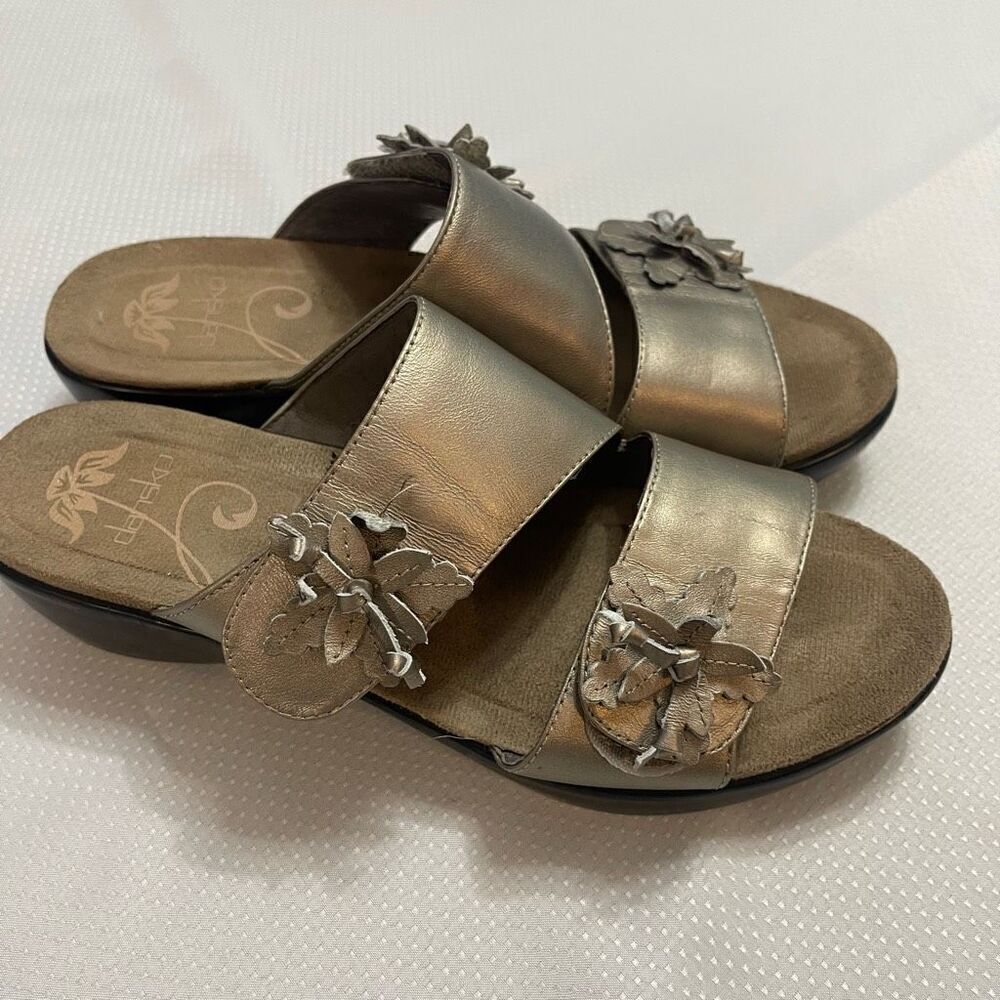 Dansko Donna Slide Pewter Leather Flower Bronze Sandals Size 39 US 8.5 8 1/2